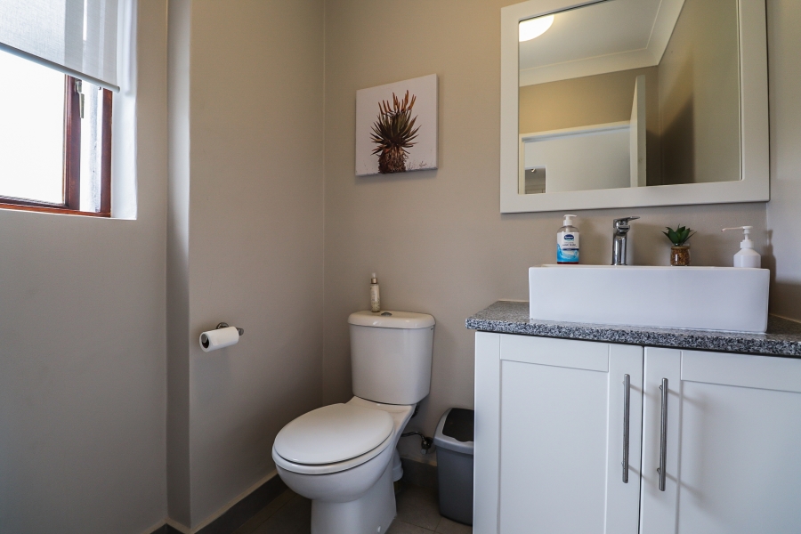 2 Bedroom Property for Sale in Piesang Valley Western Cape